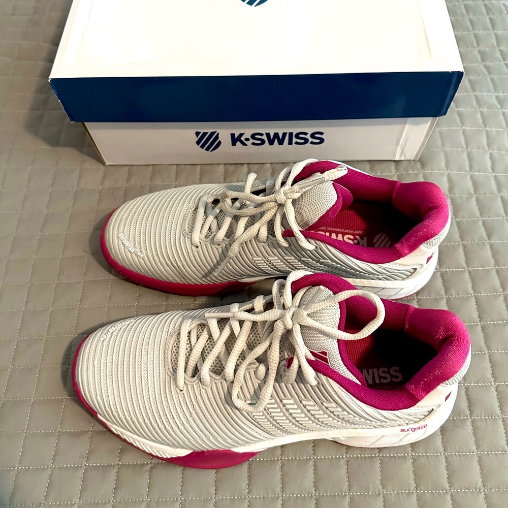 K-Swiss tennis shoes. Size 10. Worn only once! Great color and support.
